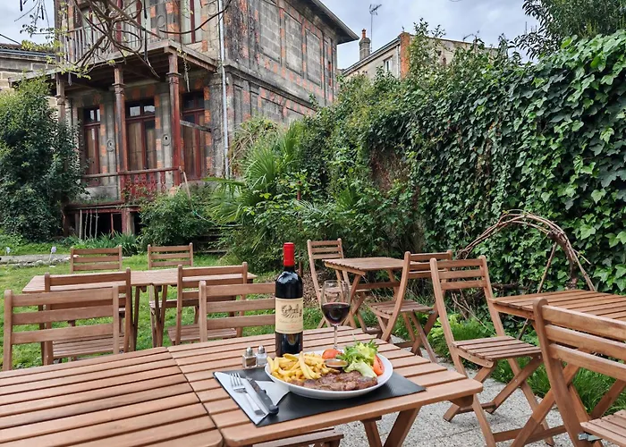 Le Jardin Cafe Homestay szállás Bordeaux